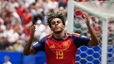 El atacante español Lamine Yamal gesticula durante el partido contra Australia en los 16vos de final del Mundial, el jueves 2 de julio de 2026, en Los Ángeles. (AP Foto/Andre Penner)