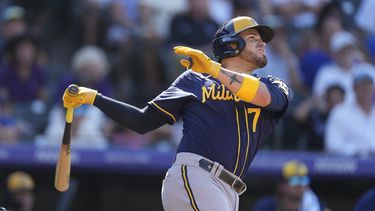 Caratini le da el triunfo a Cerveceros sobre Rockies