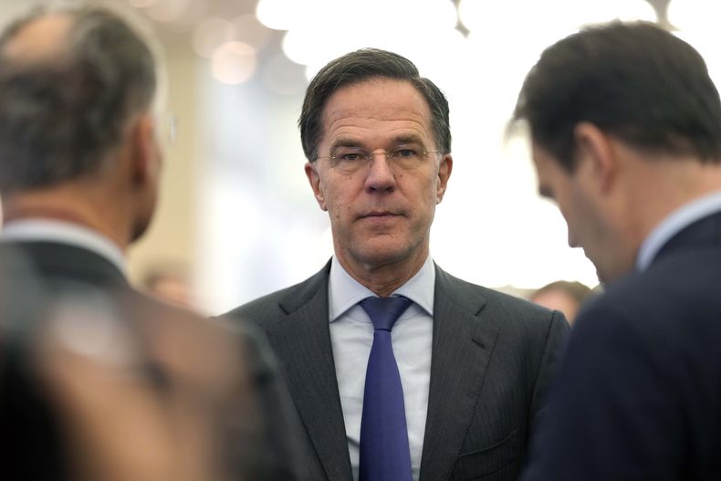 El secretario general de la OTAN Mark Rutte llega a la cumbre anual del Foro Económico Mundial en Davos, Suiza, el jueves 23 de enero de 2025. (AP Foto/Markus Schreiber)