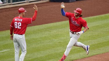Filis barren a Piratas; Bohm se queda a triple del ciclo