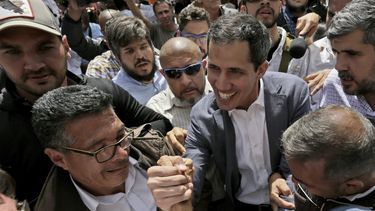 Por ahora, Maduro se ha rehusado a actuar contra Guaidó