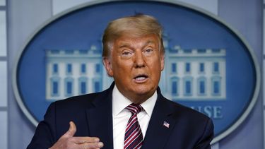 Empresarios callan sobre actitud de Trump ante la elección