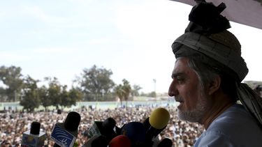 americateve | El candidato presidencial afgano Abdullah Abdullah en un mitin en Jalalabad, Afganist&aacute;n, el martes 18 de febrero del 2014. (Foto AP/Rahmat Gul)