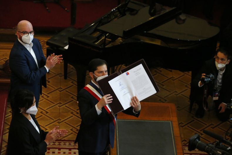 AMS-GEN AP EXPLICA-CHILE CONSTITUCIÓN
