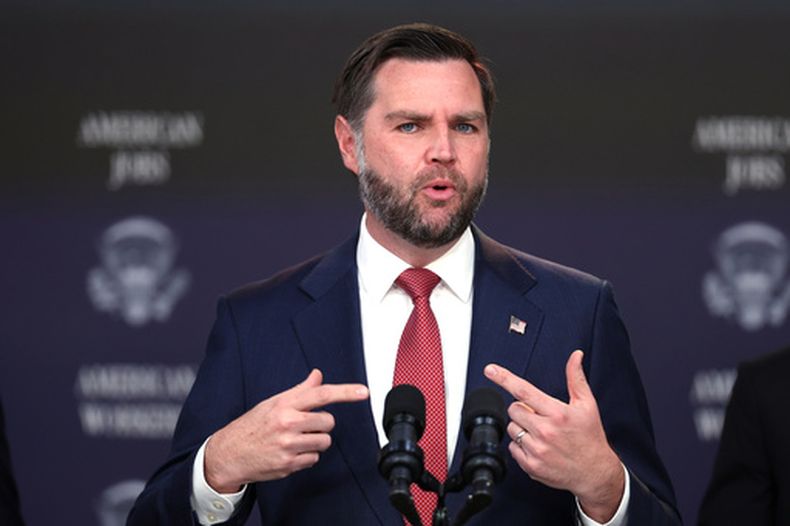 El vicepresidente JD Vance en conferencia de prensa en la Casa Blanca en Washington, el 8 de octubre del 2026. (AP foto/Tom Brenner)