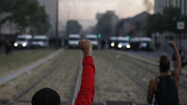 continuan los disturbios en varias ciudades del pais