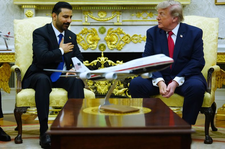El presidente estadounidense Donald Trump se reúne con el primer ministro iraquí Ali al-Zaidi en la Oficina Oval en la Casa Blanca en Washington, el 14 de julio del 2026. (AP foto/Julia Demaree Nikhinson)