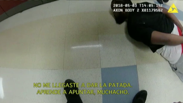 nuevo video revela que policia no habria pateado en la cabeza a arrestado