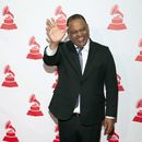 ARCHIVO - Wilfrido Vargas llega a los premios especiales de los Latin Grammy en el Hotel Four Seasons el martes 13 de noviembre de 2018, en Las Vegas. Vargas fue demandado por el compositor, arreglista y productor dominicano Juan Valdez Ybet por la autoría del éxito “El baile del perrito”, tendrá una audiencia el 22 de mayo de 2024. (Foto Eric Jamison/Invision/AP)