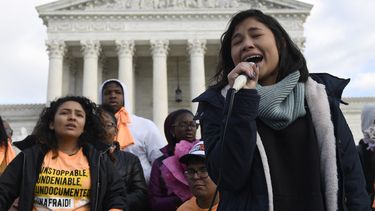 Corte de EEUU revisará el programa para migrantes DACA