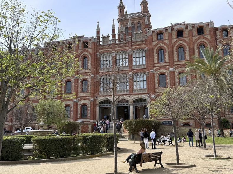 En la imagen, vista de la escuela Jesuitas de Sarriá San Ignacio, en Barcelona, el 11 de abril de 2025. (AP Foto)