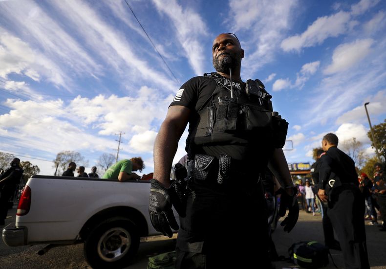 ESP-MUS YOUNG DOLPH-DECESO