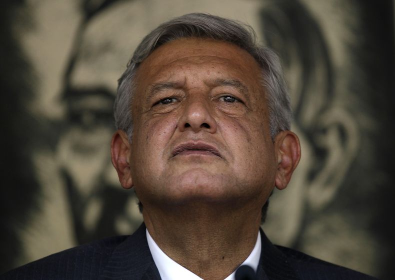Fotograf&iacute;a de archivo del 3 de julio de 2012 del ex candidato presidencial del Partido de la Revoluci&oacute;n Democr&aacute;tica (PRD), Andr&eacute;s Manuel L&oacute;pez Obrador, durante una conferencia de prensa en la ciudad de M&eacute;xico. (Fo