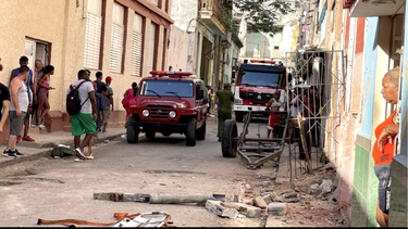 muere una persona en derrumbe de edificio en la habana vieja