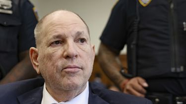El exproductor cinematográfico, Harvey Weinstein, comparece ante el Tribunal Penal de Manhattan, en Nueva York, el martes 9 de julio de 2024. (Andrew Kelly/Pool Photo vóa AP)