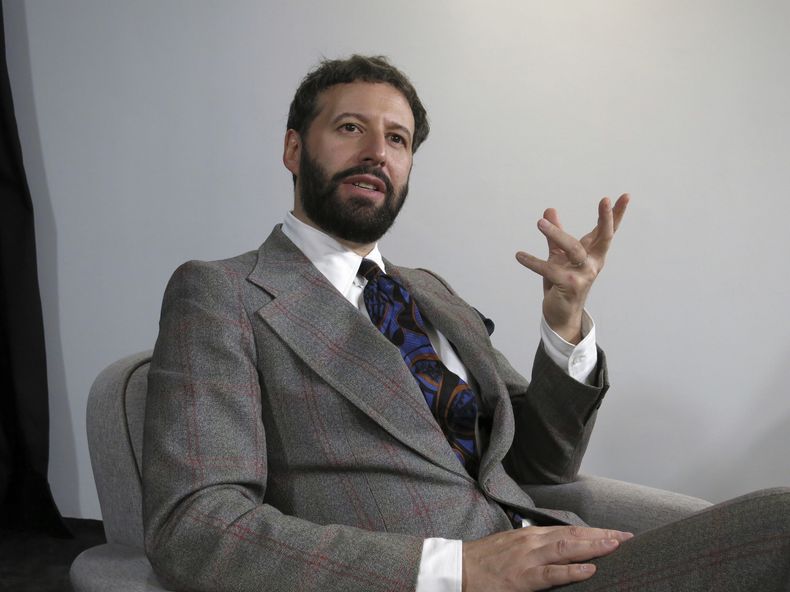 El músico y productor mexico-francés Adán Jodorowsky habla durante una entrevista en la Ciudad de México, el jueves 31 de julio de 2025. (Foto AP/Berenice Bautista)