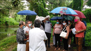 echan las cenizas de enrique molina al rio almendares en la habana