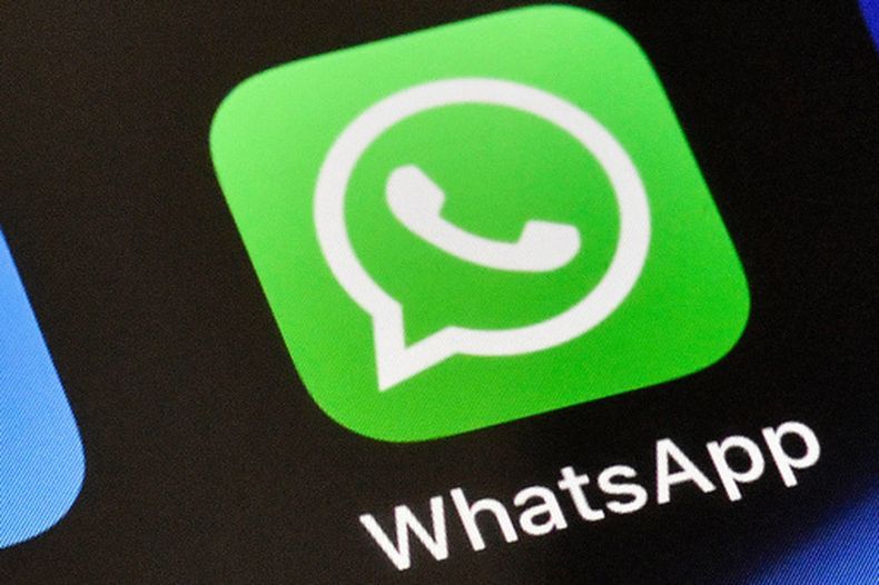 ARCHIVO - Un ícono de WhatsApp en un iPhone, el 15 de noviembre de 2018, en Gelsenkirchen, Alemania. (Foto AP/Martin Meissner, archivo)