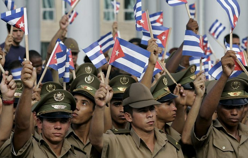 Según el periodista Guillermo Fariñas, el Gobierno busca 'hombres menores de 50 años' y con 'experiencia combativa en África o América Latina'.