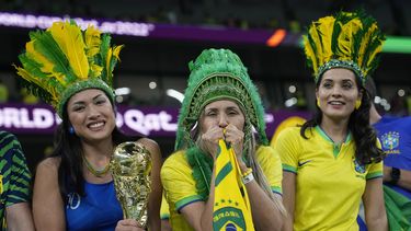 En el Mundial, aficionadas asumen códigos de vestimenta