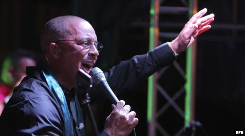 Tras varios años de estar prácticamente vetado en radios y televisiones cubanas a causa de su partida -vista como deserción por algunos-, Delgado fue el artista elegido para arrancar la primera edición del festival Habanarte.