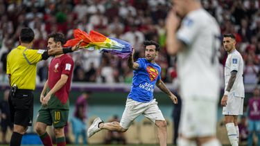 Aficionado que saltó al campo, vetado para resto del Mundial
