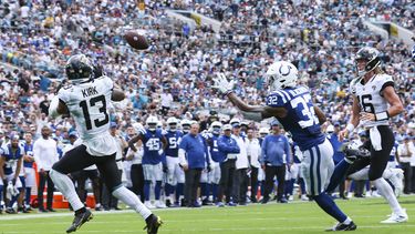 Jaguars blanquean a diezmados Colts