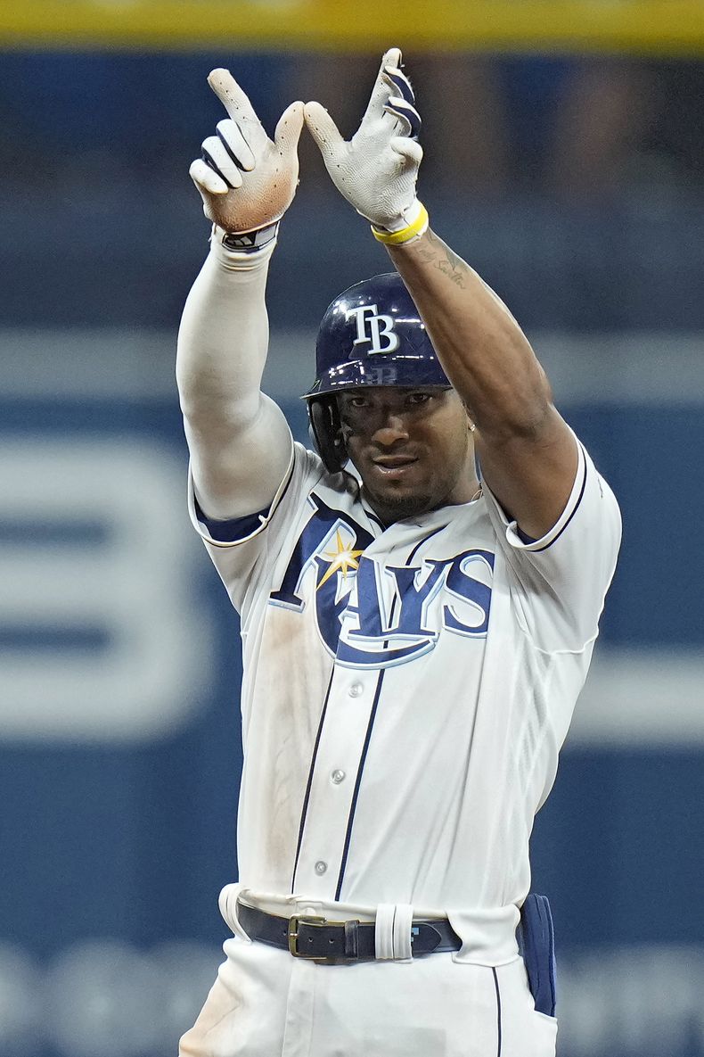 El dominicano Wander Franco, de los Rays de Tampa Bay, festeja su doble contra el relevista Emilio Pagan, de los Mellizos de Minnesota, en la séptima entrada del partido en St. Petersburgo, Florida, el martes 6 de junio de 2023. (AP Foto/Chris OMeara)