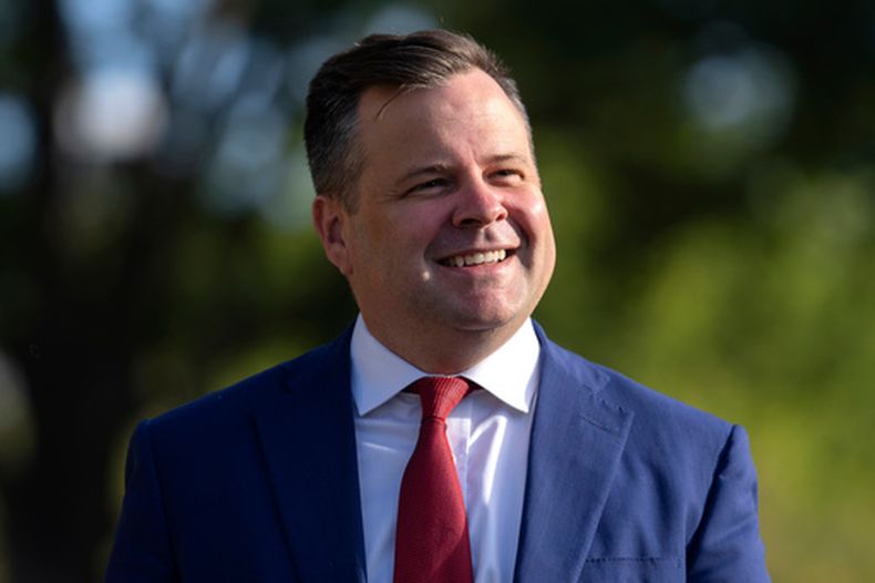 El director de la Agencia Financiamiento de Viviendas, Bill Pulte, afuera de la Casa Blanca en Washington, el 2 de septiembre de 2025. (AP foto/Mark Schiefelbein)