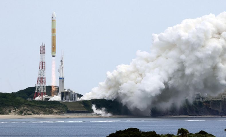 El cohete H3 de la Agencia de Exploración Aeroespacial de Japón, lanzado desde el Centro Espacial Tanegashima, en Minamitane, en la isla de Tanegashima, en el sur de Japón, el 12 de junio de 2026. (Taichi Nagahisa/Kyodo News vía AP)