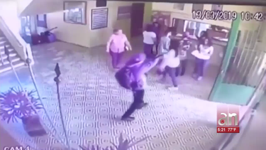 el video de la masacre en la escuela de brasil registrado por las camaras de seguridad