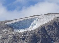 se reanuda la busqueda de excursionistas en glaciar italiano