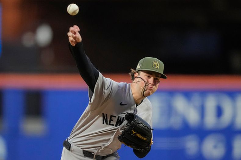 Cam Schlittler, abridor de los Yankees de Nueva York, lanza en el juego del viernes 15 de mayo de 2026 ante los Mets de Nueva York (AP Foto/Yuki Iwamura)