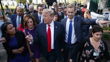 AP VERIFICA: Trump achaca a rivales su política migratoria