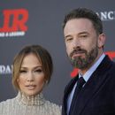 ARCHIVO - Jennifer Lopez y Ben Affleck llegan a la premiere de Air, el lunes 27 de marzo de 2023, en Los Ángeles. (AP Foto/Ashley Landis, Archivo)