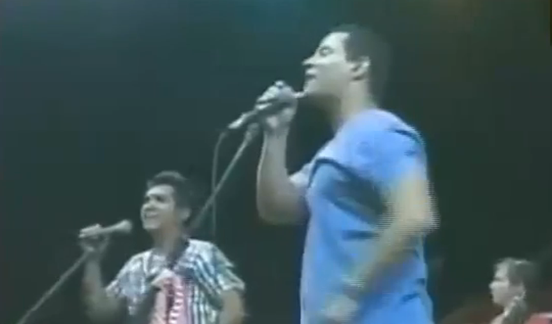 Grupos a favor de la normalización de las relaciones entre Cuba y Estados Unidos están lanzando fuertes criticas en contra de quienes se oponen al concierto del dúo Buena Fe en Miami.