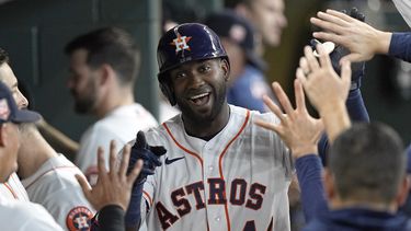 Álvarez sacude 2 vuelacercas; Astros barren a Mets