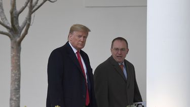 Revelaciones de libro de Bolton estremecen juicio a Trump