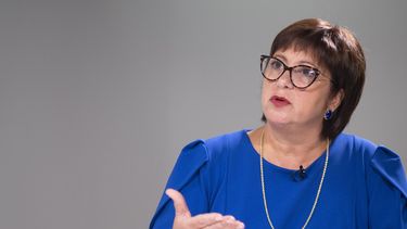 la junta frena proyecto que elevaria el salario minimo de un maestro a $2,700 mensuales