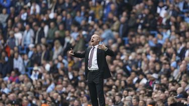 Everton contrata a Dyche como técnico por la salvación