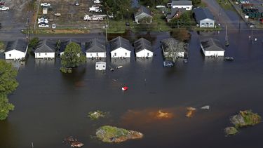 Florence es 2da tormenta con más lluvia en EEUU