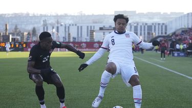 McKennie reconoce que decepcionó al violar reglas de COVID