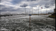 frente frio golpea cuba: el malecon habanero queda bajo el agua por fuerte oleaje