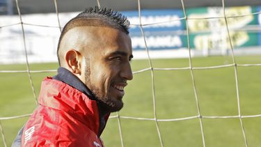 vidal, bajo influencia de alcohol, choca en copa america