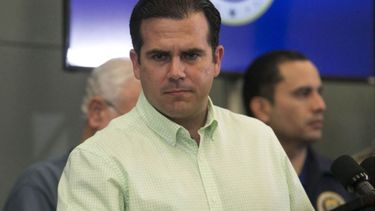 gobierno compraria furgones varados en los puertos