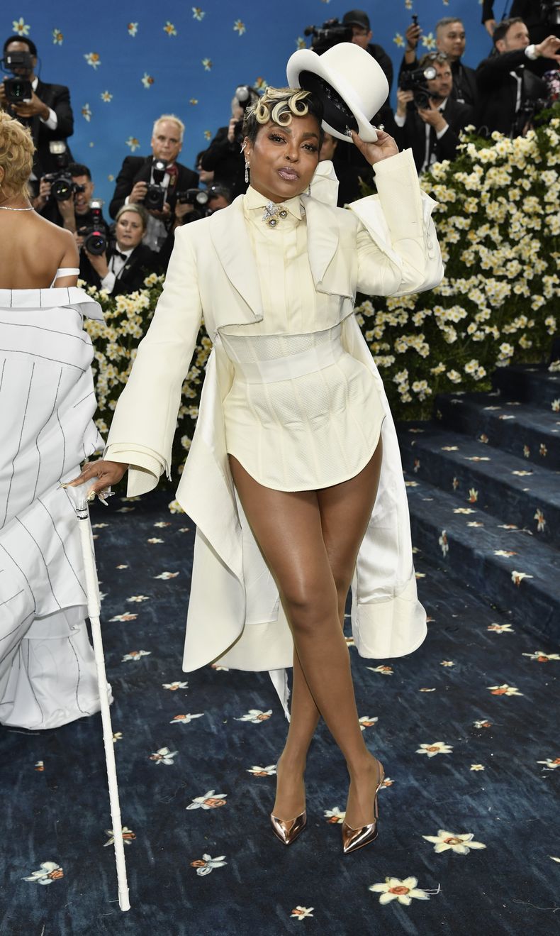 Taraji P. Henson asiste a la gala benéfica del Instituto del Vestido del Museo Metropolitano de Arte que celebra la inauguración de la exposición Superfine: Tailoring Black Style el lunes 5 de mayo de 2025, en Nueva York. (Foto Evan Agostini/Invision/AP)