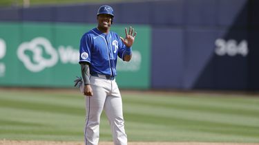 Reales activan al cátcher Salvador Pérez ante Yanquis