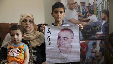 Condena a cooperante en Gaza a 12 años por terrorismo