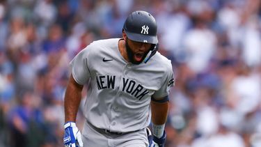 Amed Rosario de los Yankees de Nueva York luego de batear un jonrón en la victoria 2-0 ante los Cachorros de Chicago, el viernes 31 de julio de 2026, en Chicago. (AP Foto/Jessie Alcheh)