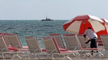 Balseras cubanas llegan a Miami Beach